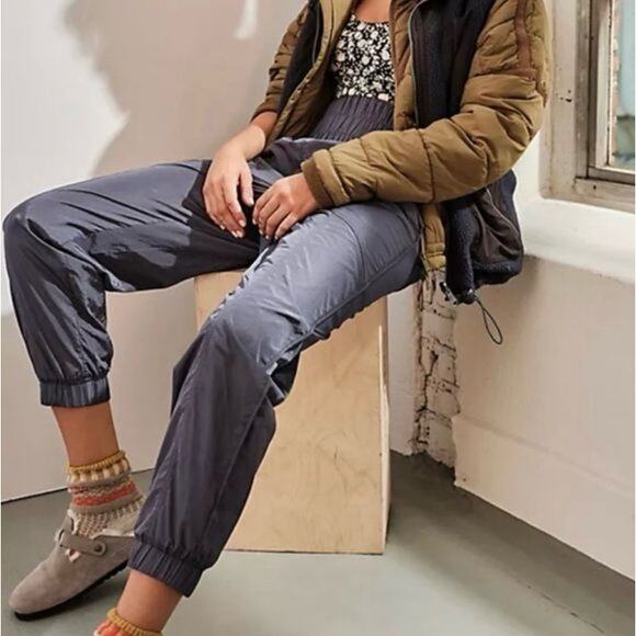 Free People Movement The Way Home Jogger Pull On Pants High Rise in Deep Sea - Picture 1 of 16